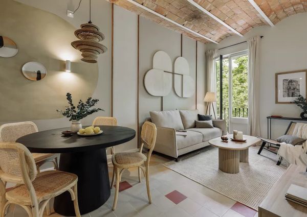 Ronda de Sant Pere, Barcelona, Catalonia 08010