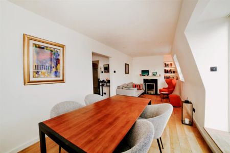 2 Bed 1 Bath, Penthouse, 73 - Photo 3