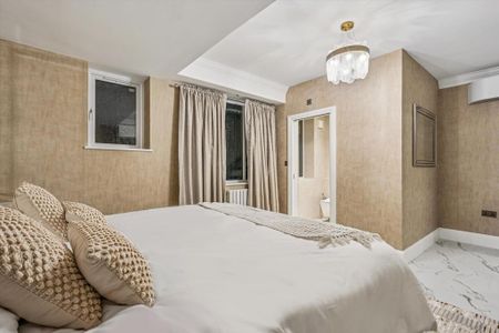 3 bedroom flat to rent - Photo 4