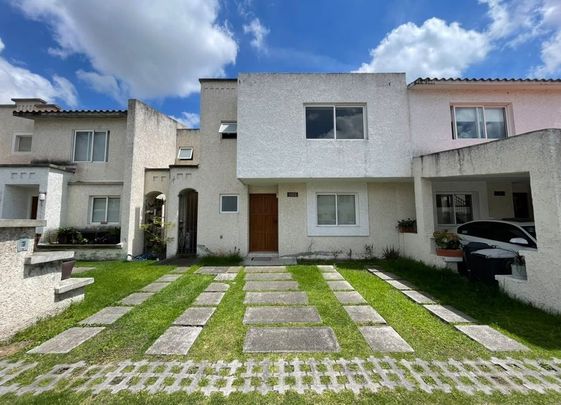 CASA EN RENTA EN VILLAS DEL CASTAÑO II, METEPEC. - Photo 1