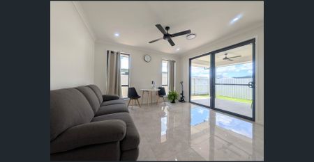 Newly built property with 10 kw solar panels and smart home features | Next to park perfect for family! (unfurnished) - Photo 5