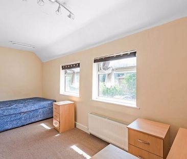 6 bedroom semi-detached house to rent - Photo 5