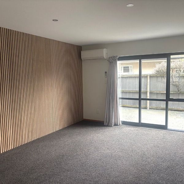 MODERN TOWNHOUSE – RICCARTON – 3 BEDROOMS - Photo 1