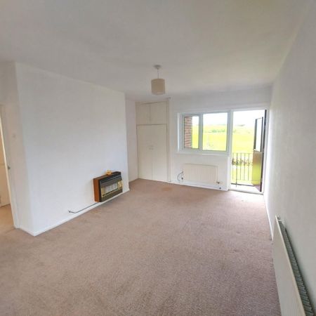 2 bedroom Flat To Let - Photo 5