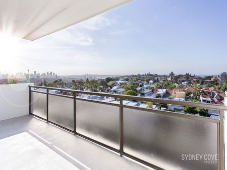 RENOVATED, LOCATION, VIEWS | Unfurnished - Photo 3