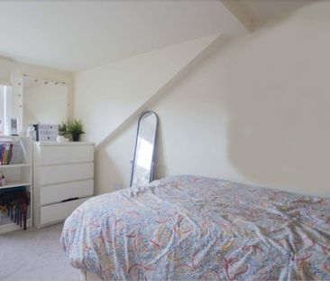 3 bedroom flat to rent - Photo 2