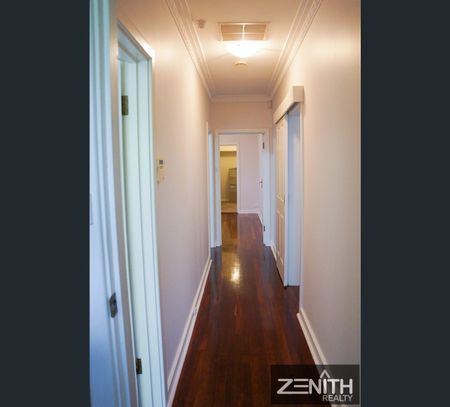 17 Macrae road, Applecross, WA 6153 - Photo 4