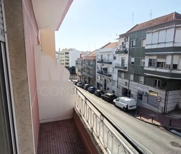 T2 em Linda-a-Velha - Foto 1