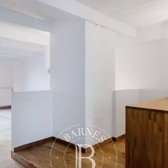 Appartement te huur in Sint-Jans-Molenbeek voor € 2.250 met 3 slaapkamers - Photo 1