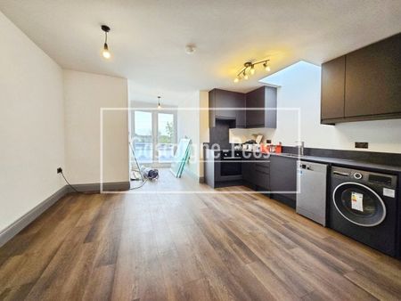 Central Road, Worcester Park - Photo 3