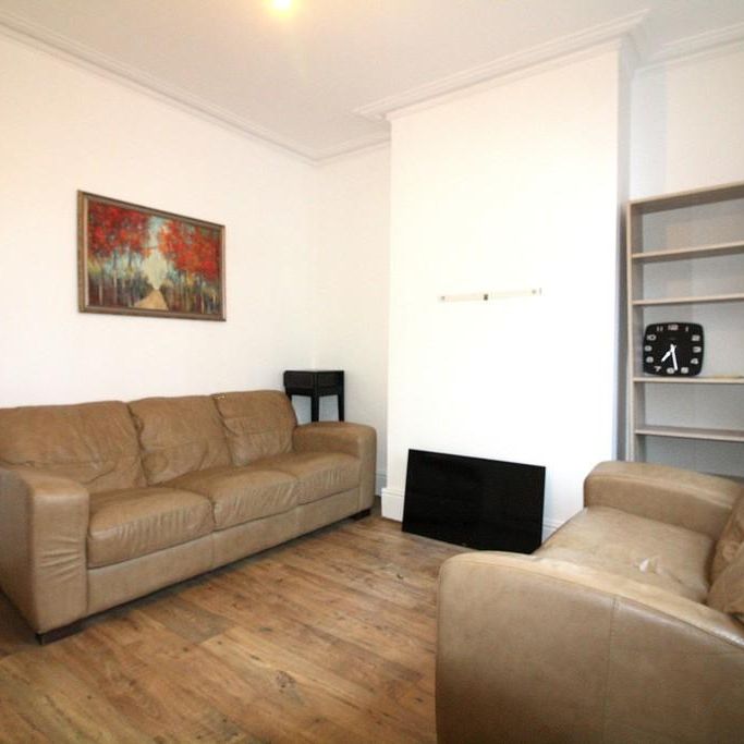 3 bedroom terraced house to rent - Photo 1