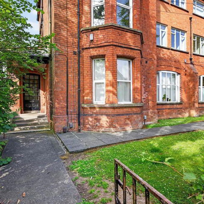 Apt 4, 50 Myrtlefield Park, Belfast, BT9 6NF - Photo 1
