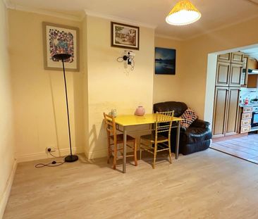 Room in a Shared House, Burgess Road, SO16 - Photo 2