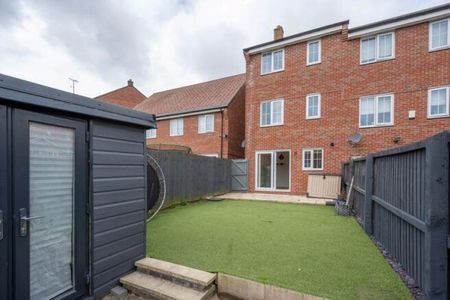 3 bedroom townhouse to rent - Photo 2