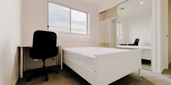 4 bed 2 bath - Photo 3