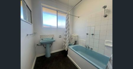 COMFORTABLE UNIT IN PRIME SUNSHINE LOCATION - Photo 2