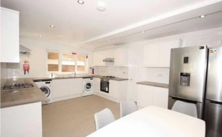 8 bedroom house to rent - Photo 4