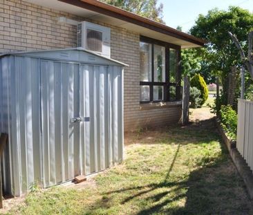 LIGHT FILLED HOME IN QUIET AREA - Photo 4