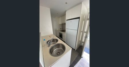 Fully Furnished-moved-in condition apartment! close to east village, super convenient. 30 min bus to city. - Photo 2