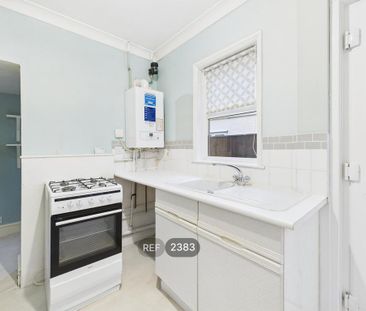 2 bedroom property to rent - Photo 3