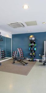 3 bedroom flat to rent - Photo 3