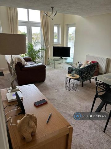 2 bedroom penthouse to rent - Photo 2