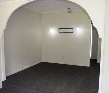 Beautiful in Mangere Bridge - Photo 5