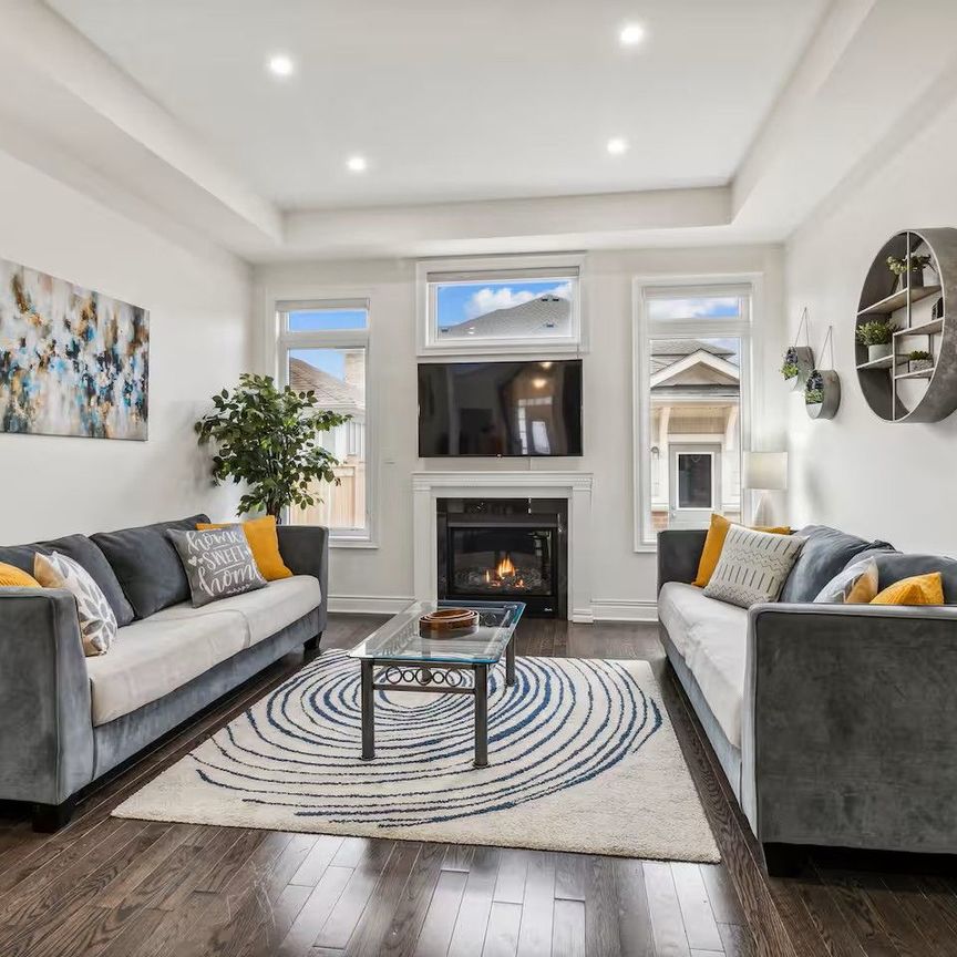 For Lease - 244 Paradelle Drive, Richmond Hill, Ontario - Photo 1