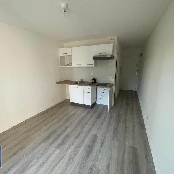 Location Appartement 1 pièce 18m² ST LAURENT DU VAR 06700 - Photo 1