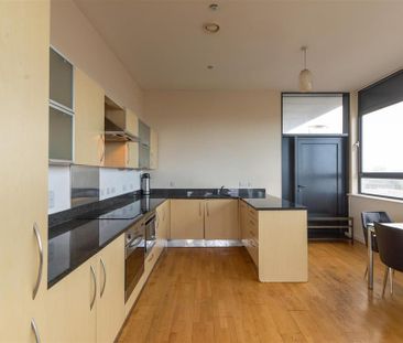 3 bedroom penthouse to rent - Photo 4