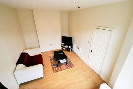 Brudenell View, Hyde Park, LS6 1HG, Leeds - Photo 2