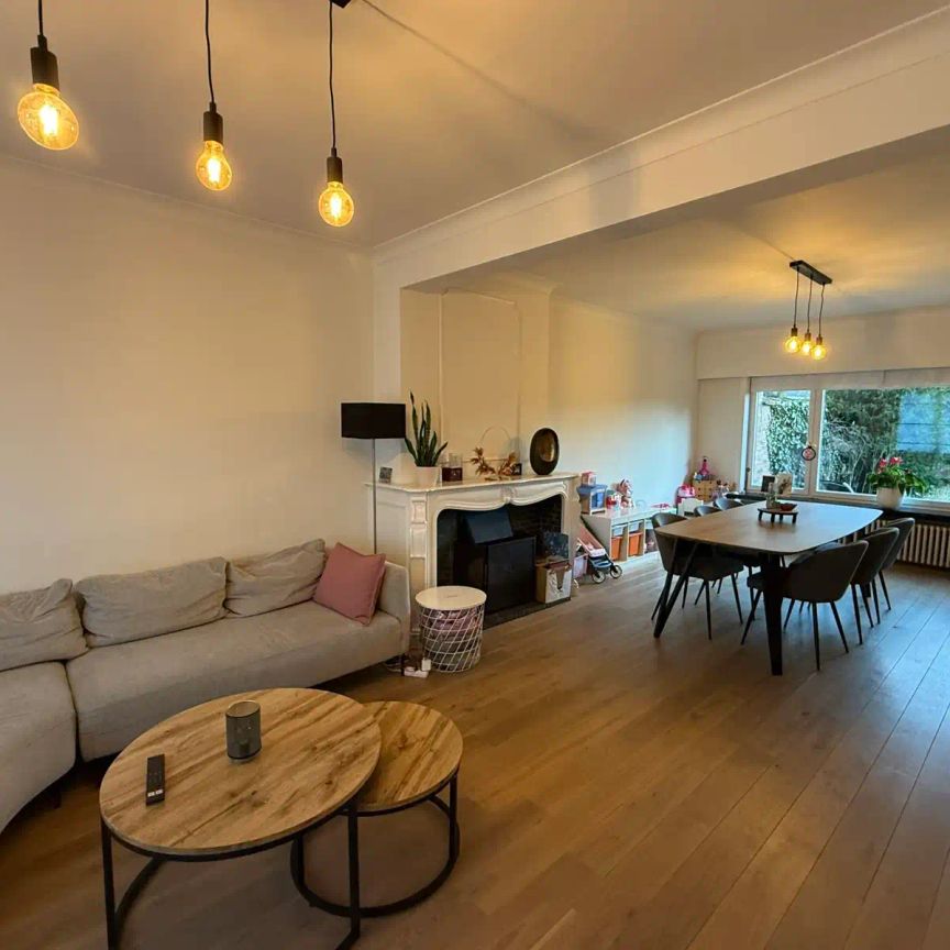 Ruime gezinswoning met tuin op een kindvriendelijke locatie. - Foto 1