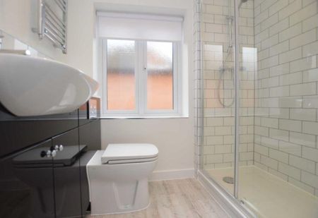 2 bedroom semi-detached house to rent - Photo 4