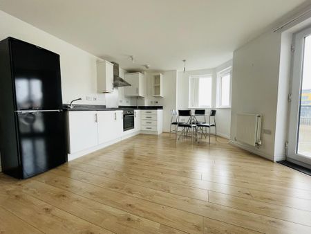 2 bedroom flat to rent - Photo 4