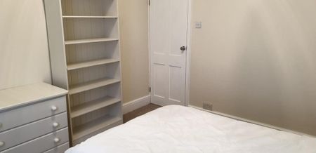 4 bedroom terraced house to rent - Photo 4