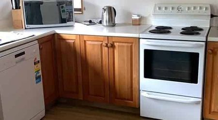 Large Family Home - Photo 5