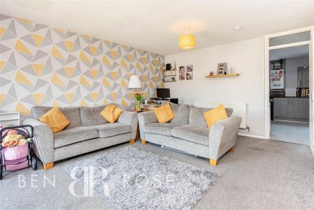 3 bedroom semi-detached house to rent - Photo 4