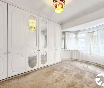 4 bedroom semi-detached house to rent - Photo 5