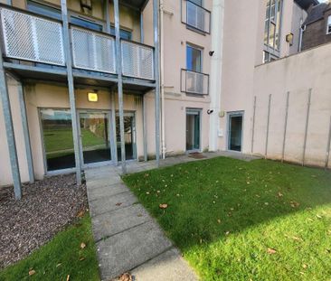 3 bedroom flat to rent - Photo 3