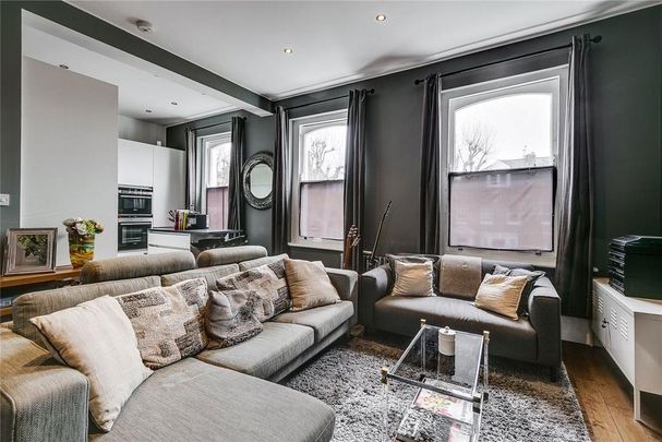 3 bedroom flat to rent - Photo 1