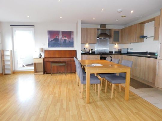 3 bedroom flat to rent - Photo 1