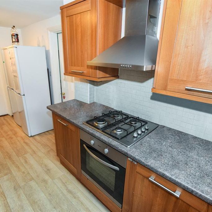 1 bedroom in a house share to rent - Photo 1