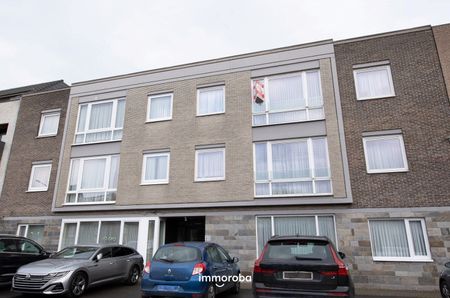 Centraal gelegen ruim en lichtrijk appartement met 3 slaapkamers! - Photo 2