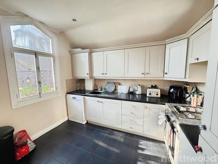2 bedroom flat to rent - Photo 5