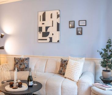 BELLE ÉPOQUE CHARM - 3.5-ROOM / 2-BEDROOM BOUTIQUE SERVICED APARTMENT - Photo 3