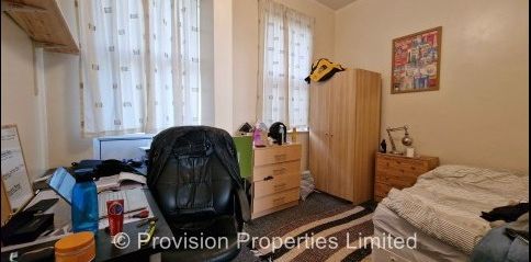 2 Bedroom Flats in Hyde Park - Photo 2