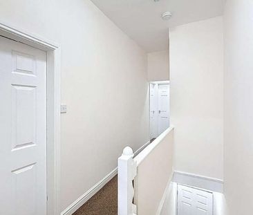 First Floor Flat, Newport Street, Middleport, Stoke-on-trent, ST6 - Photo 2