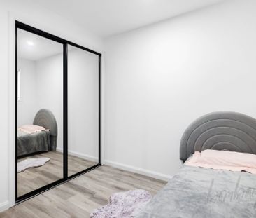 Quality-built home with display inclusions in close proximity to Hu... - Photo 1