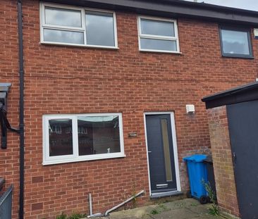 3 Bed Terraced House, Peterhead Walk, M5 - Photo 1