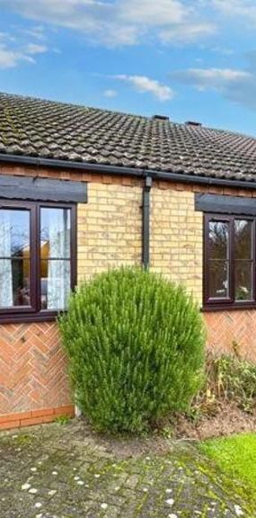 2 bedroom terraced bungalow to rent - Photo 2